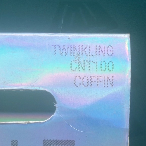 L.A. Colors PIXIE Holographic Artificial Nails - Picture 5 of 10